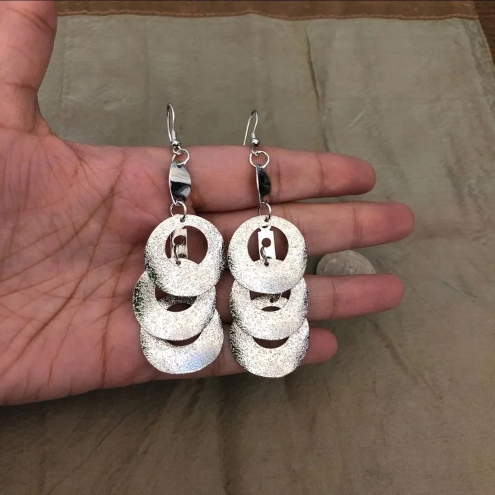 Free earrings with any bundle NWOT